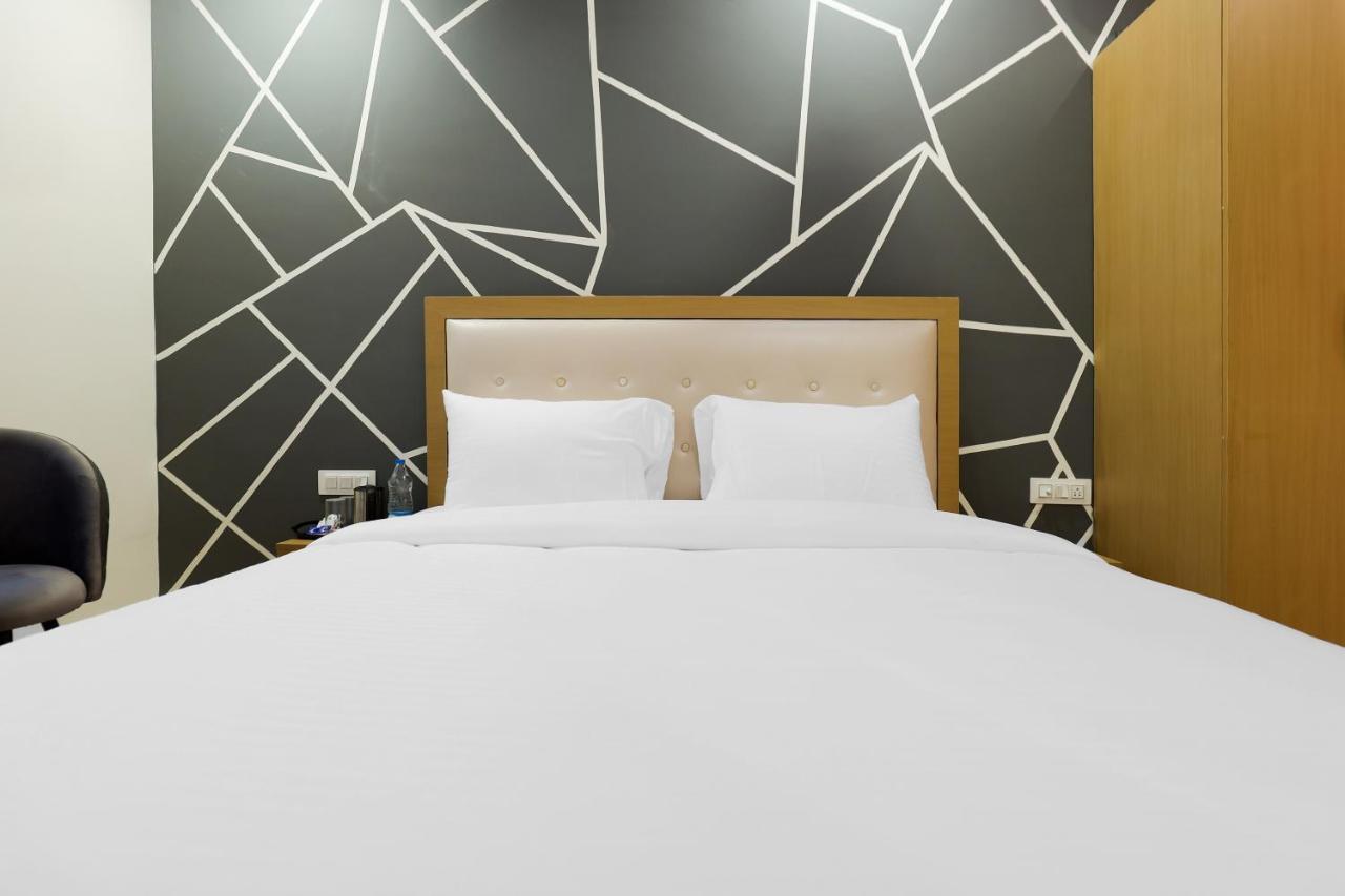 Hotel Bliss Zirakpur エクステリア 写真