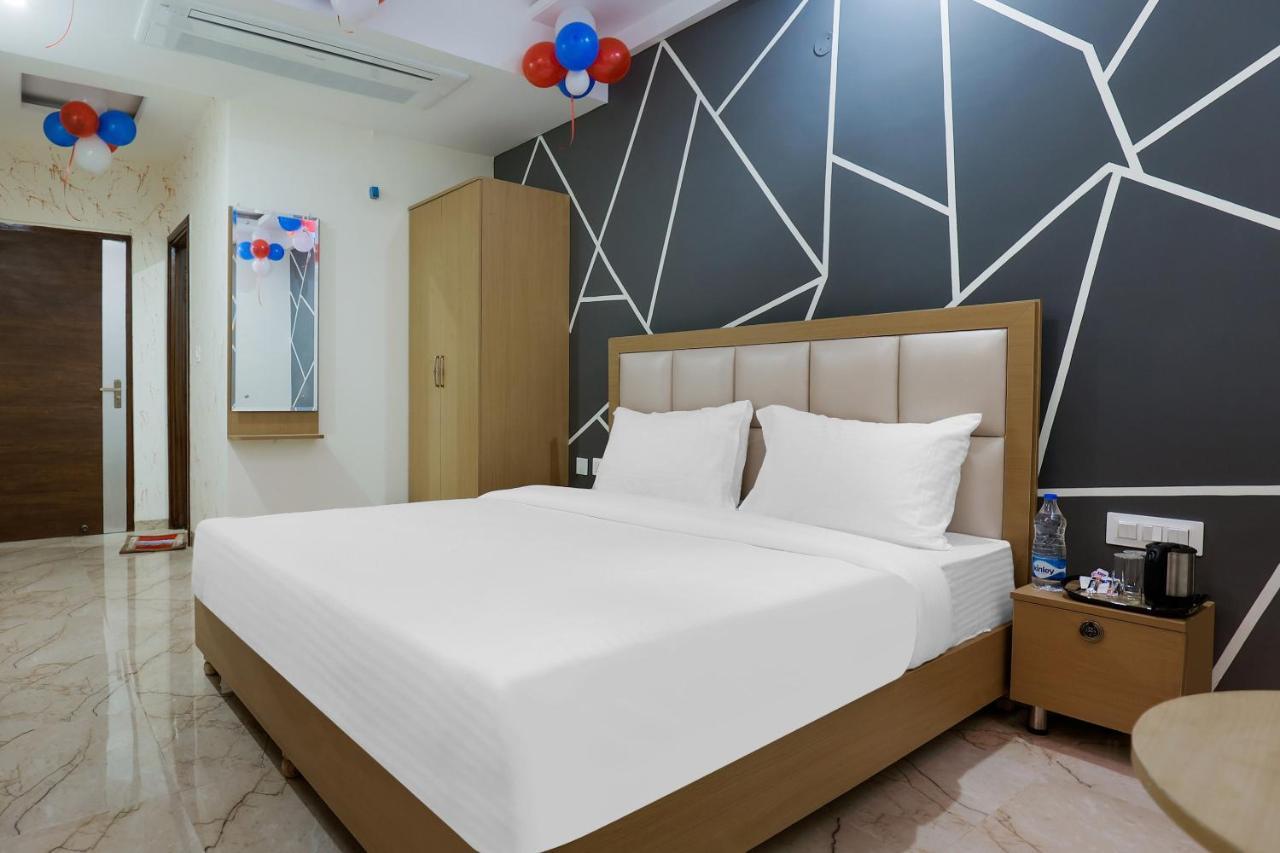 Hotel Bliss Zirakpur エクステリア 写真