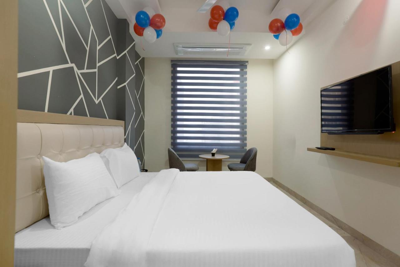 Hotel Bliss Zirakpur エクステリア 写真