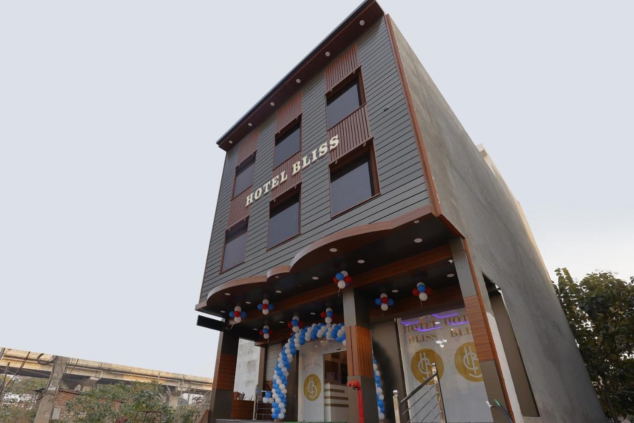 Hotel Bliss Zirakpur エクステリア 写真
