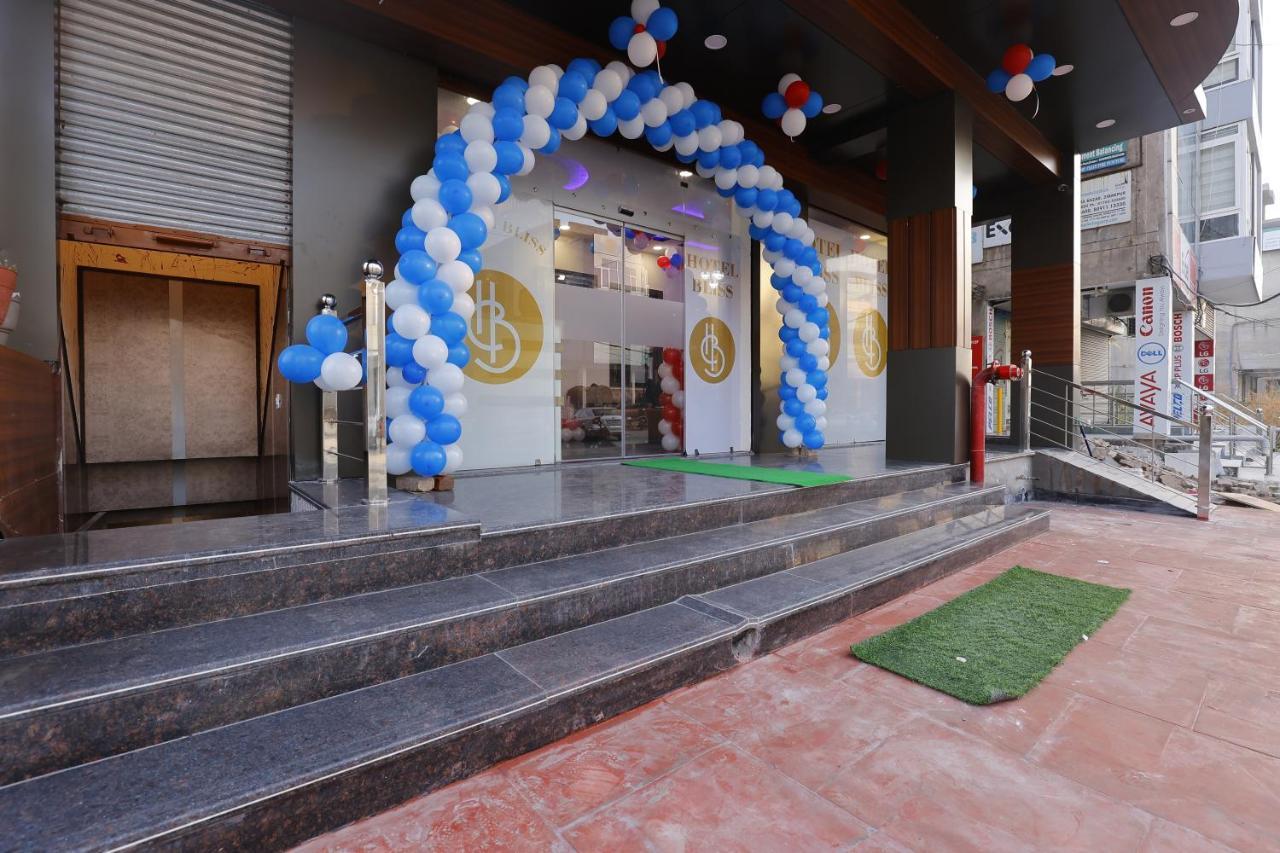Hotel Bliss Zirakpur エクステリア 写真