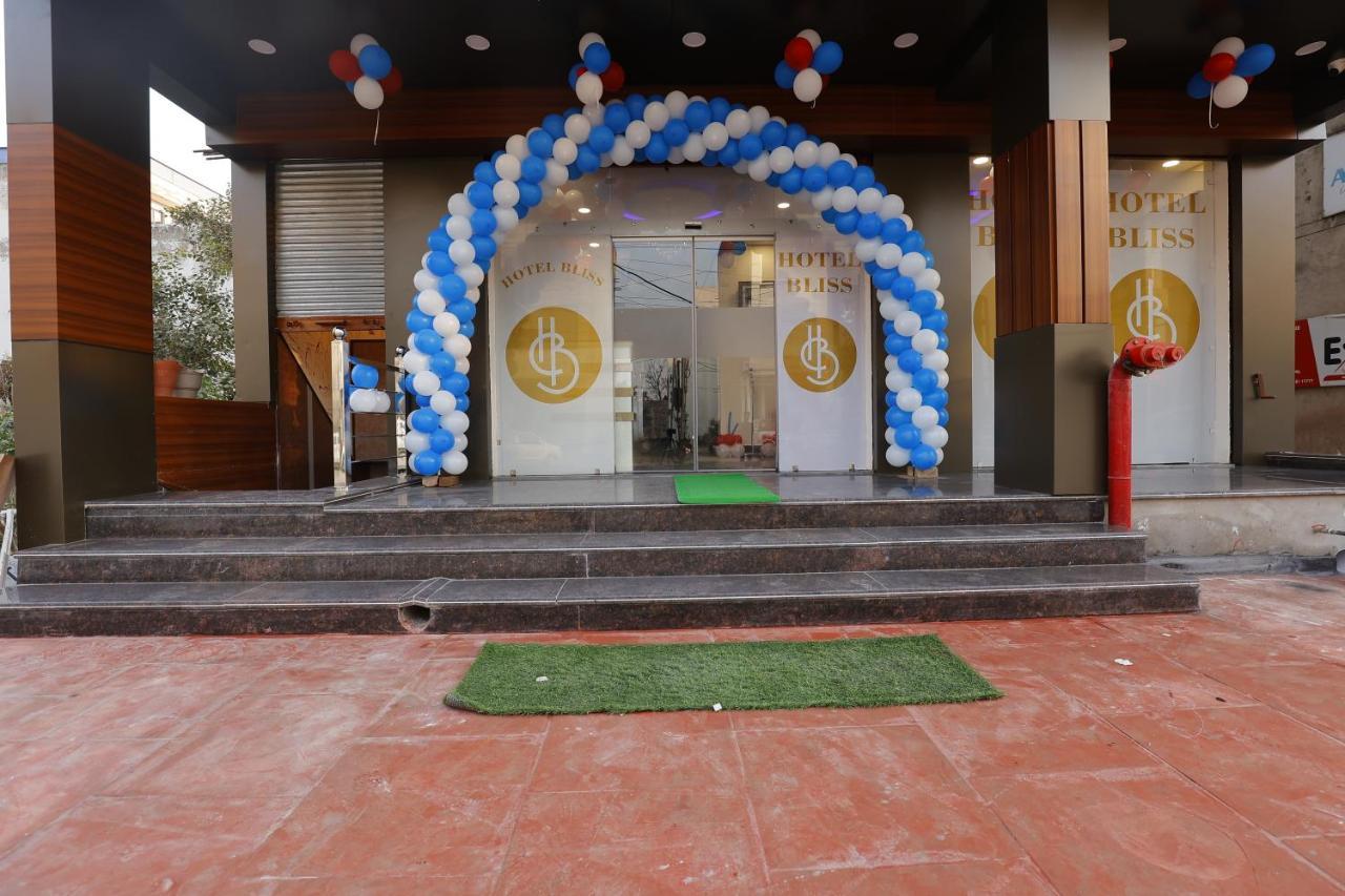 Hotel Bliss Zirakpur エクステリア 写真
