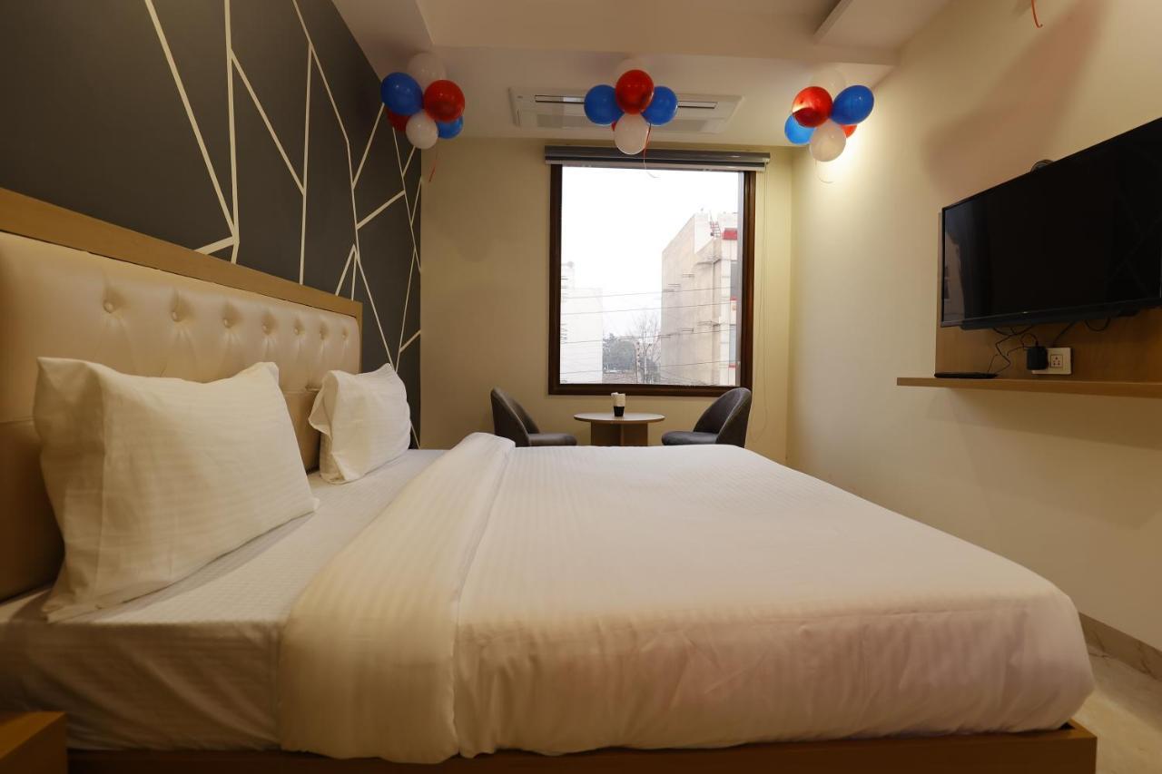 Hotel Bliss Zirakpur エクステリア 写真
