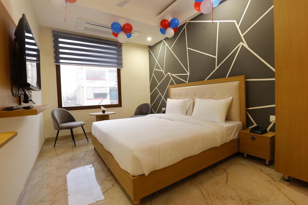 Hotel Bliss Zirakpur エクステリア 写真