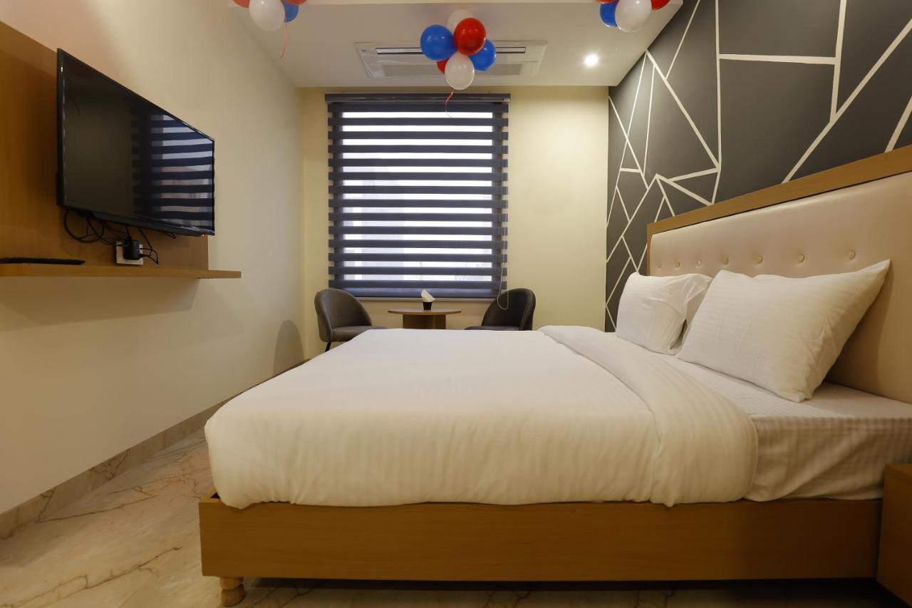 Hotel Bliss Zirakpur エクステリア 写真